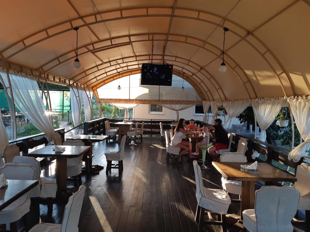 זאטוקה Отель Маленький Рай מראה חיצוני תמונה